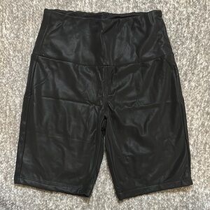 NWOT BBJ Los Angelos Black faux larger High-Waist biker Shorts size sm